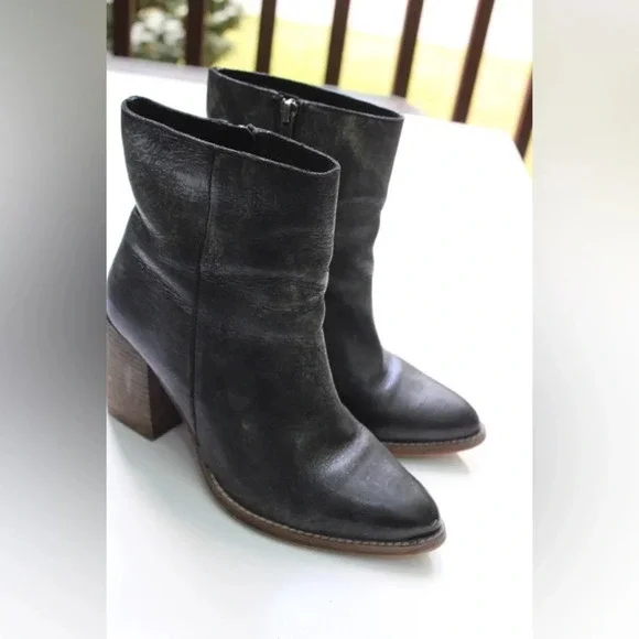 Diba Black Ankle Boots with Brown Heel - Picture 7 of 9